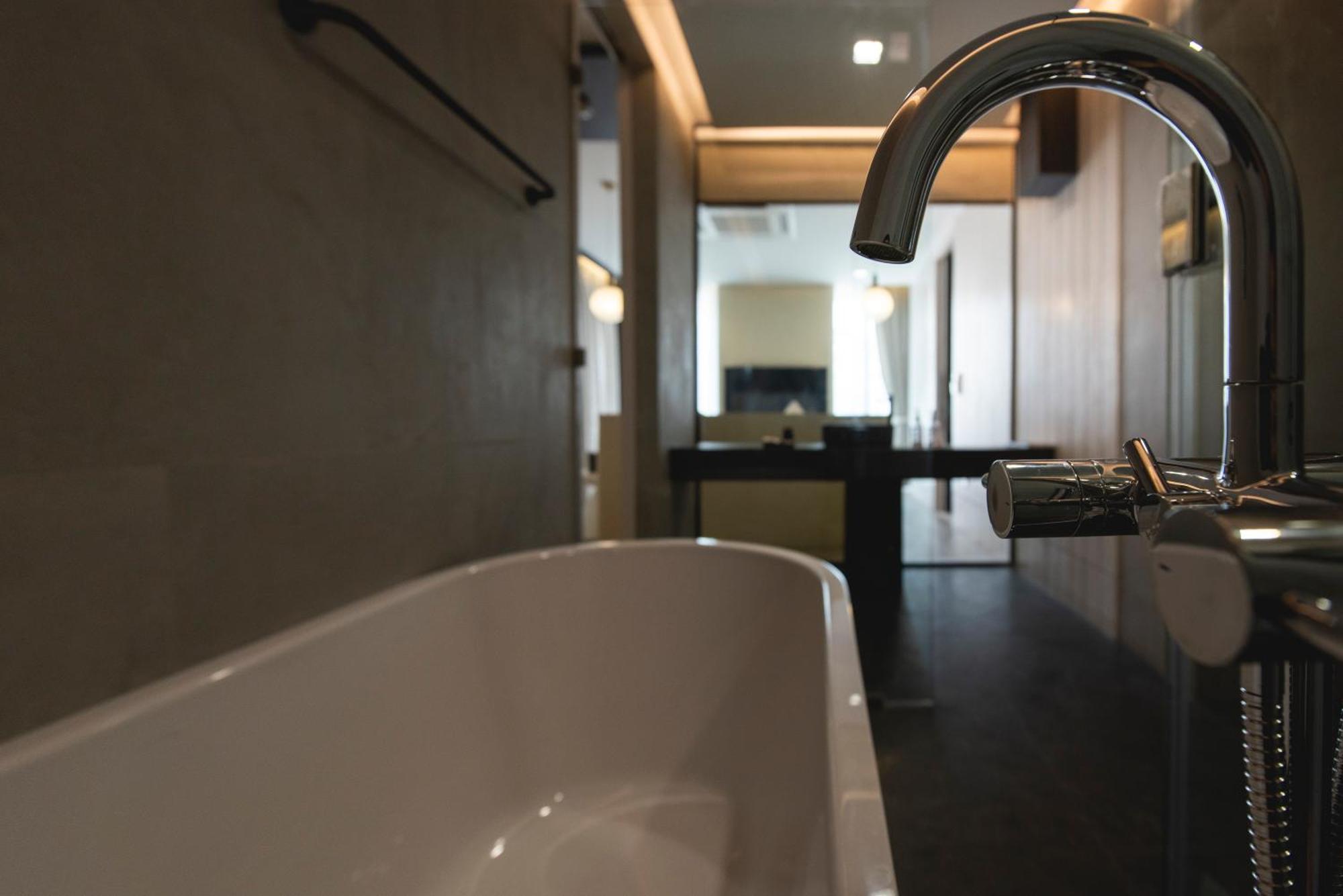 Qlosest Hotel Накхонратчасима Экстерьер фото