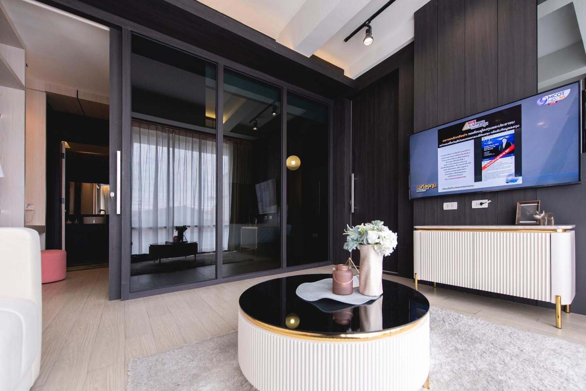 Qlosest Hotel Накхонратчасима Экстерьер фото